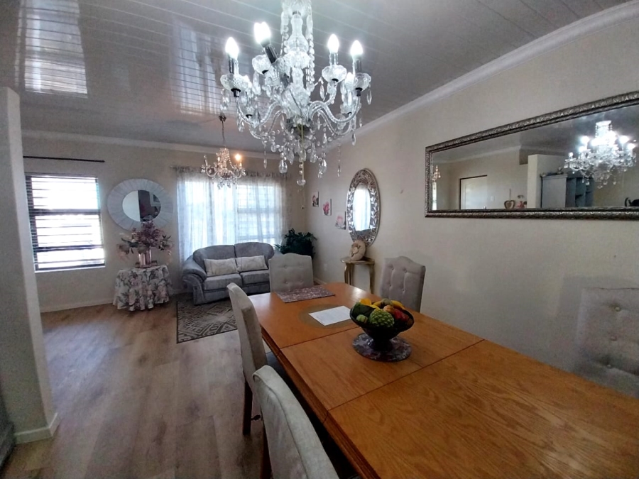 3 Bedroom Property for Sale in Van Riebeeck Park Western Cape